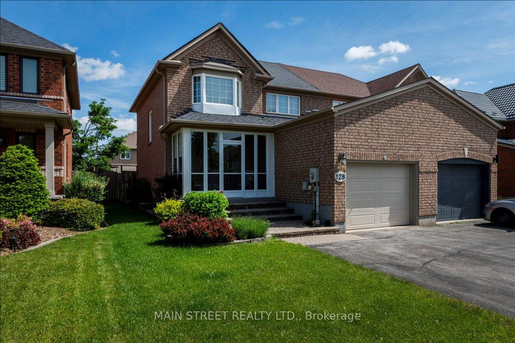 128 Tunbridge Road, Georgian Drive, Barrie photo number 2