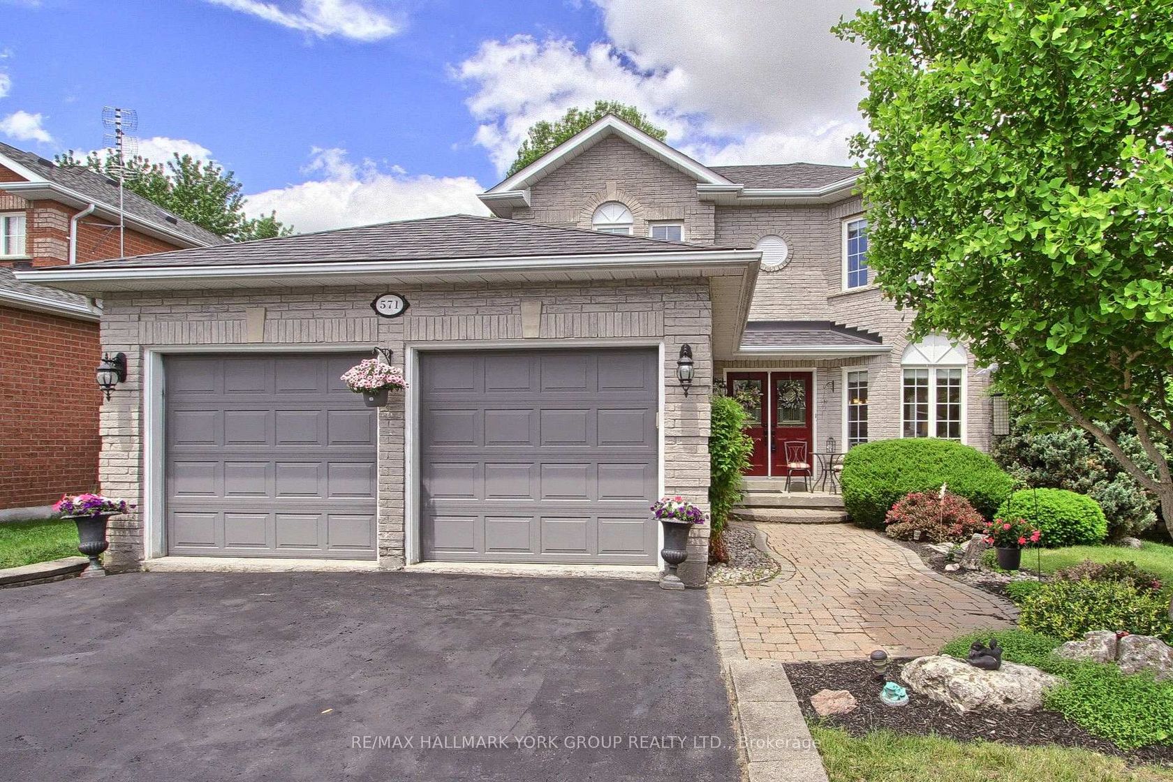 571 Goodyear Crescent, College Manor, Newmarket photo number 2