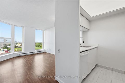 Photo 11 at 817 - 2460 Eglinton Avenue E, Eglinton East, Toronto