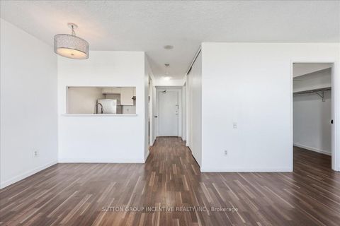 Photo 12 at 817 - 2460 Eglinton Avenue E, Eglinton East, Toronto