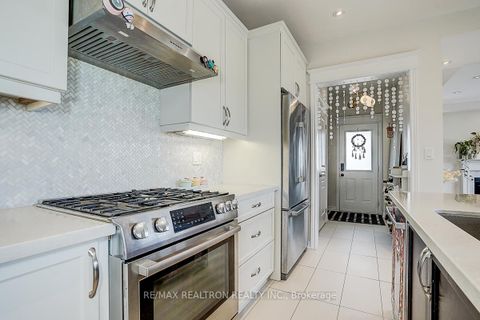 Photo 6 at 35 Calamint Lane, Oak Ridges Lake Wilcox, Richmond Hill