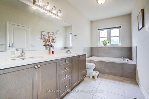 Photo 19 at 35 Calamint Lane, Oak Ridges Lake Wilcox, Richmond Hill
