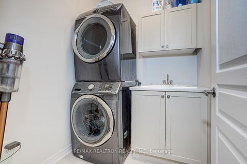Photo 25 at 35 Calamint Lane, Oak Ridges Lake Wilcox, Richmond Hill