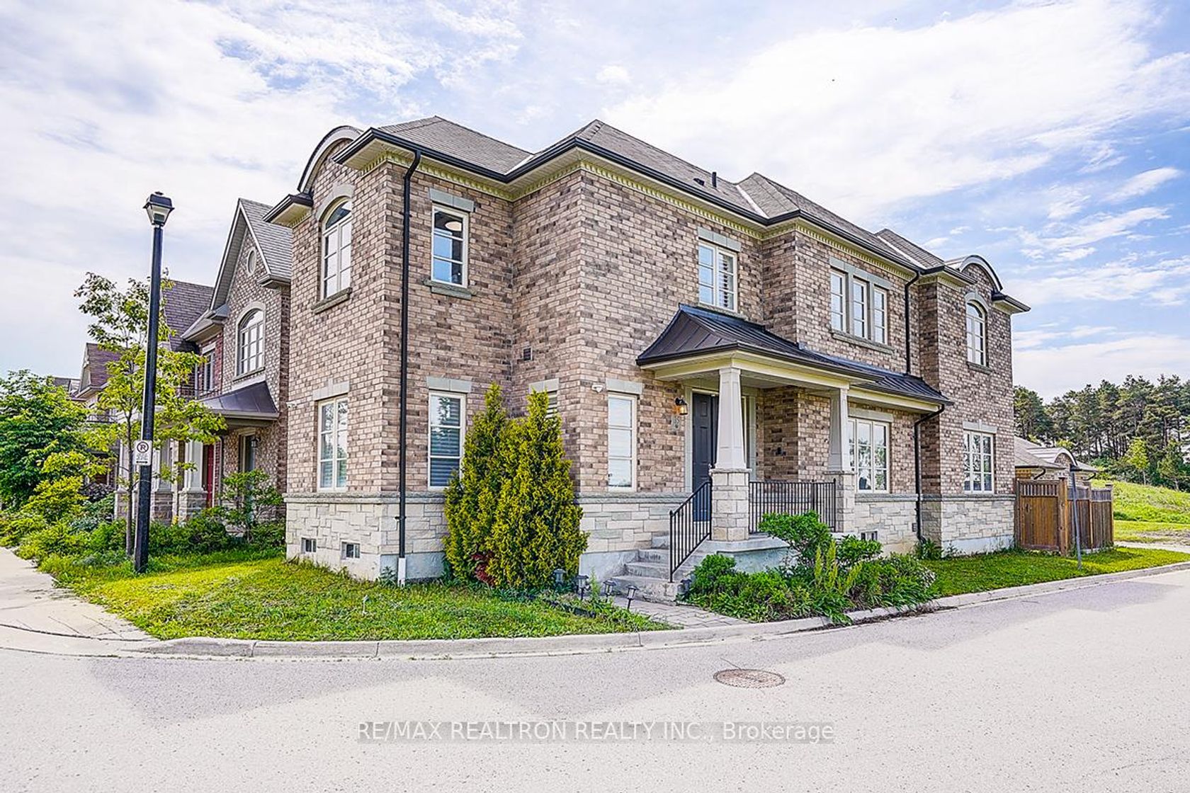 35 Calamint Lane, Oak Ridges Lake Wilcox, Richmond Hill photo number 2