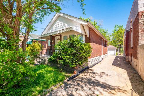Photo 2 at 1109 Greenwood Avenue, East York, Toronto
