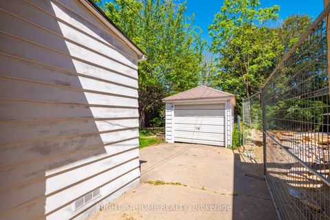 Photo 3 at 1109 Greenwood Avenue, East York, Toronto