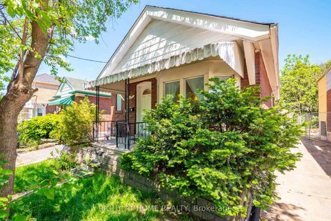 Photo 4 at 1109 Greenwood Avenue, East York, Toronto