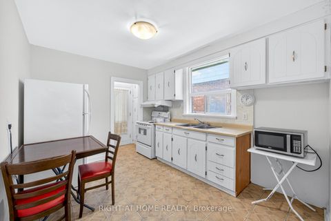 Photo 14 at 1109 Greenwood Avenue, East York, Toronto