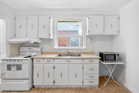 Photo 16 at 1109 Greenwood Avenue, East York, Toronto