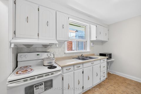 Photo 18 at 1109 Greenwood Avenue, East York, Toronto