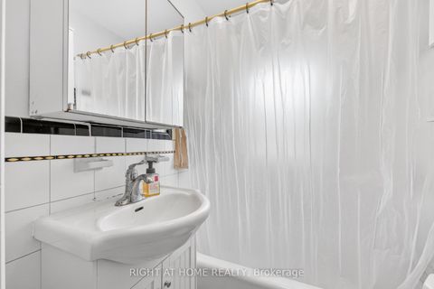 Photo 34 at 1109 Greenwood Avenue, East York, Toronto
