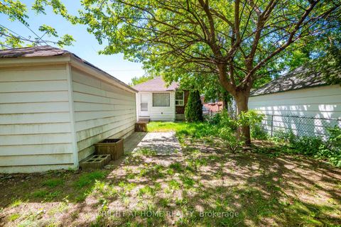 Photo 48 at 1109 Greenwood Avenue, East York, Toronto