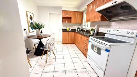 Photo 3 at 2212 Kennedy Road, Sullivan, Toronto