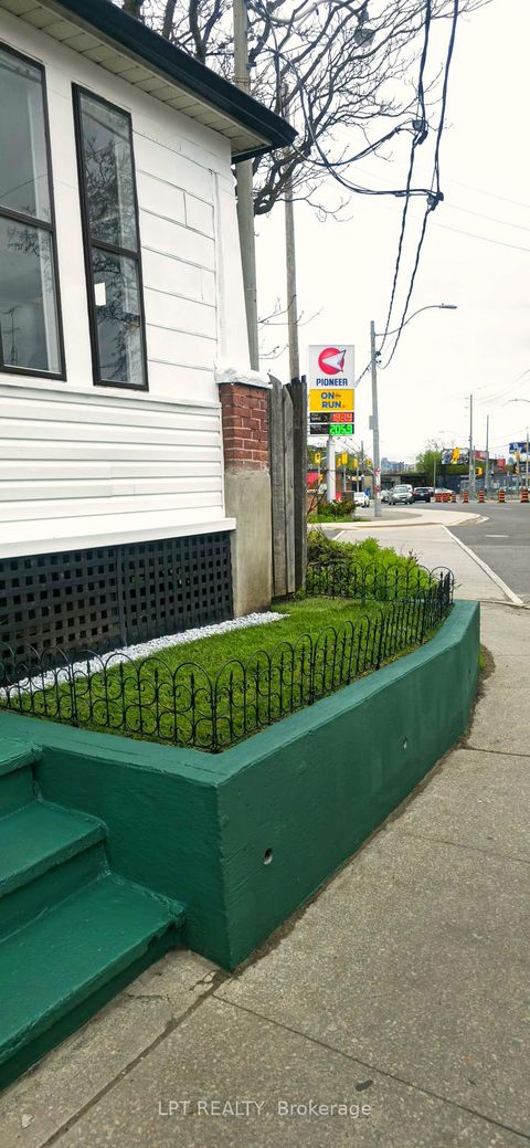 Photo 2 at 1314 Dupont Street, Junction, Toronto