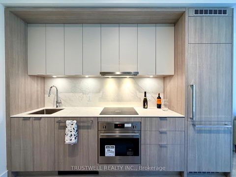 Photo 1 at 503 - 6 Greenbriar Road, Bayview Village, Toronto