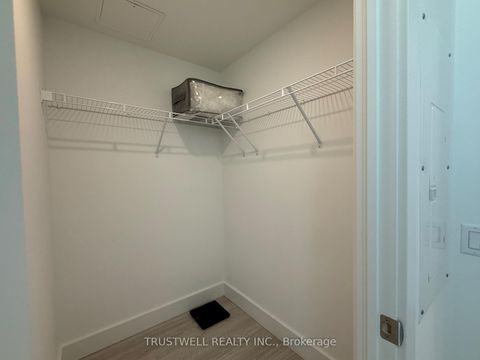 Photo 8 at 503 - 6 Greenbriar Road, Bayview Village, Toronto