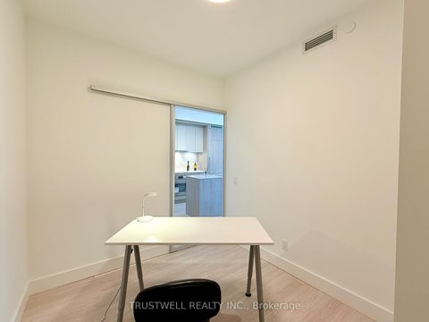 Photo 12 at 503 - 6 Greenbriar Road, Bayview Village, Toronto