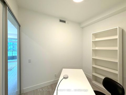 Photo 13 at 503 - 6 Greenbriar Road, Bayview Village, Toronto