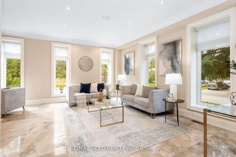 Photo 7 at 1 Lissom Crescent, Newtonbrook West, Toronto