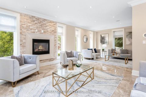 Photo 10 at 1 Lissom Crescent, Newtonbrook West, Toronto