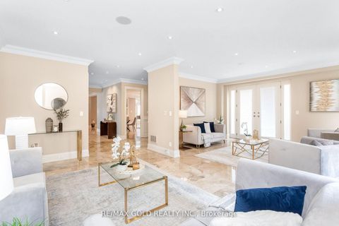 Photo 12 at 1 Lissom Crescent, Newtonbrook West, Toronto