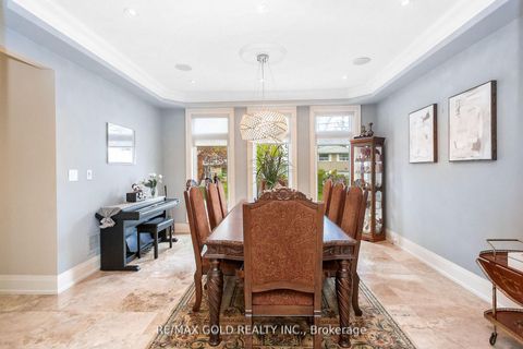 Photo 15 at 1 Lissom Crescent, Newtonbrook West, Toronto