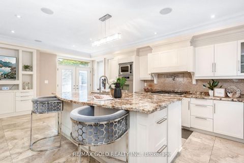 Photo 19 at 1 Lissom Crescent, Newtonbrook West, Toronto