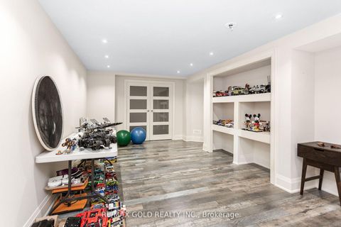 Photo 32 at 1 Lissom Crescent, Newtonbrook West, Toronto