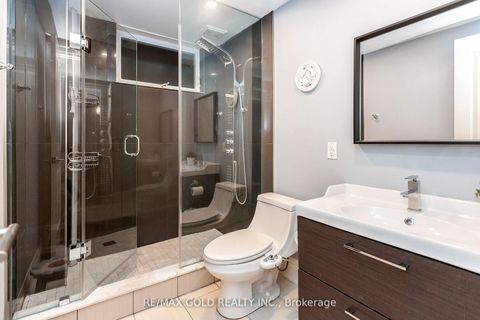 Photo 33 at 1 Lissom Crescent, Newtonbrook West, Toronto
