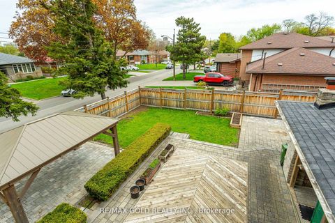 Photo 37 at 1 Lissom Crescent, Newtonbrook West, Toronto