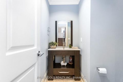 Photo 40 at 1 Lissom Crescent, Newtonbrook West, Toronto