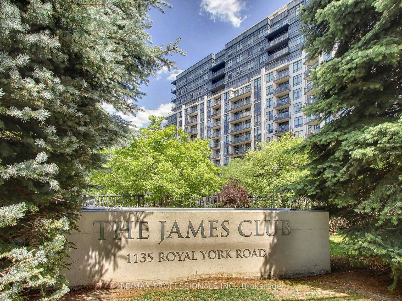 711 - 1135 Royal York Road, Humber Valley, Toronto photo number 2
