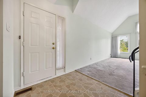 Photo 3 at 4 Bigham Crescent, West Deane, Toronto