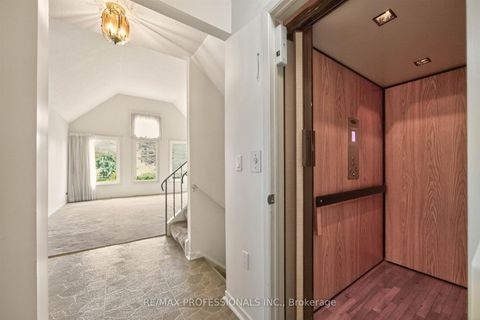 Photo 4 at 4 Bigham Crescent, West Deane, Toronto