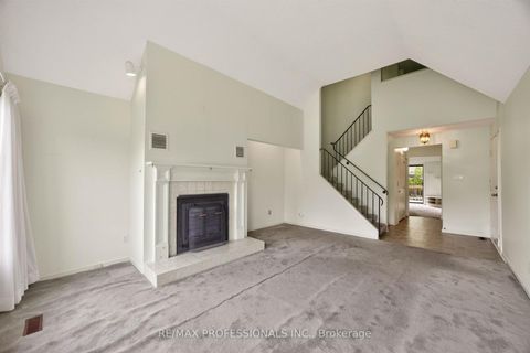 Photo 6 at 4 Bigham Crescent, West Deane, Toronto