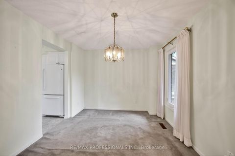 Photo 7 at 4 Bigham Crescent, West Deane, Toronto