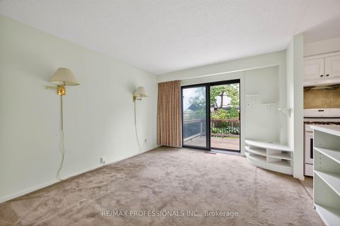 Photo 10 at 4 Bigham Crescent, West Deane, Toronto