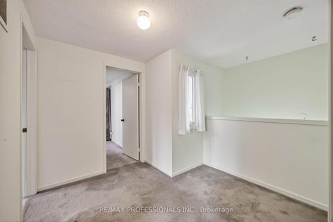 Photo 11 at 4 Bigham Crescent, West Deane, Toronto