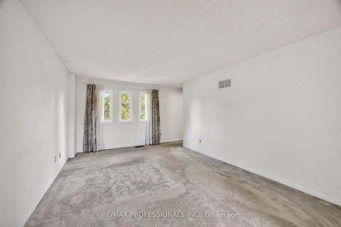 Photo 12 at 4 Bigham Crescent, West Deane, Toronto