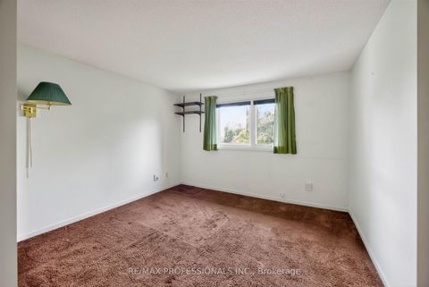Photo 16 at 4 Bigham Crescent, West Deane, Toronto