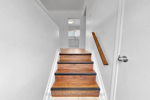 Photo 5 at 4 Pelmar Place, Woburn, Toronto