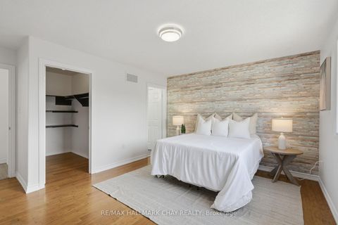 Photo 14 at 109 Sovereigns Gate, Shore, Barrie