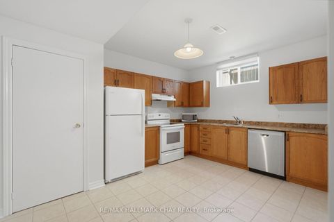 Photo 29 at 109 Sovereigns Gate, Shore, Barrie