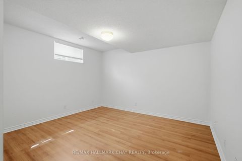 Photo 31 at 109 Sovereigns Gate, Shore, Barrie