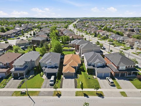 Photo 41 at 109 Sovereigns Gate, Shore, Barrie