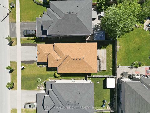 Photo 43 at 109 Sovereigns Gate, Shore, Barrie
