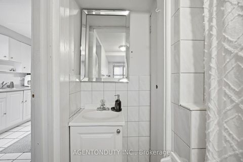 Photo 9 at 51 Perth Avenue, Dufferin Grove, Toronto