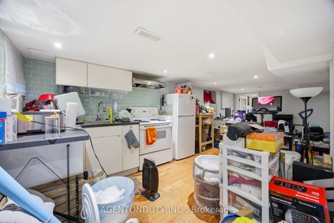Photo 20 at 51 Perth Avenue, Dufferin Grove, Toronto