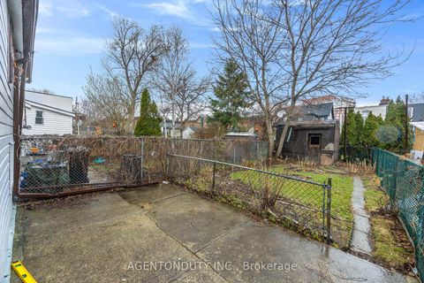 Photo 26 at 51 Perth Avenue, Dufferin Grove, Toronto