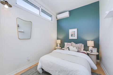 Photo 18 at 72 - 1209 Queen Street E, South Riverdale, Toronto